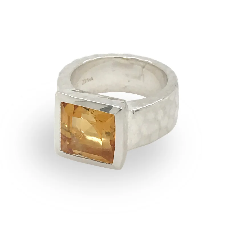 Exclusive Jewelry Sale – Sparkle For Less Ripple texture ring with semi-precious stone Exclusive Jewelry Sale – Sparkle For Less Ripple texture ring with semi-precious stone