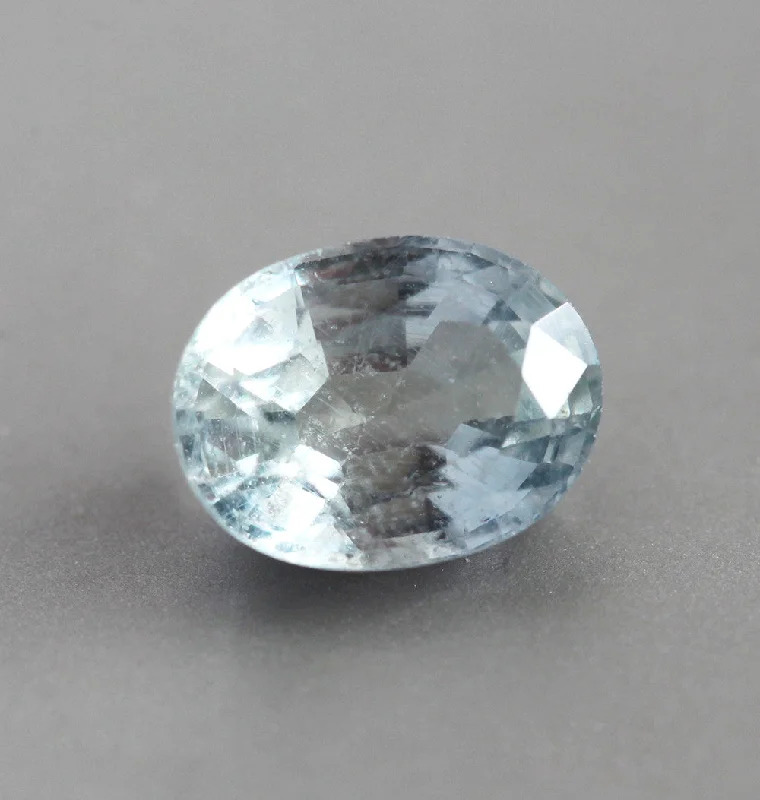 Seasonal Jewelry Deals – Elevate Your Style Loose 2.50 Ct Oval Mint Sapphire