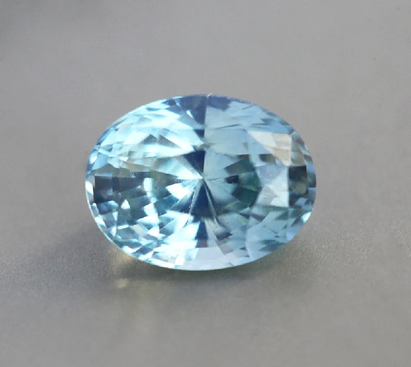 Trending Jewelry Now Available At Exclusive Prices Loose 2.56 Ct Oval Seafoam Blue Sapphire Trending Jewelry Now Available At Exclusive Prices Loose 2.56 Ct Oval Seafoam Blue Sapphire