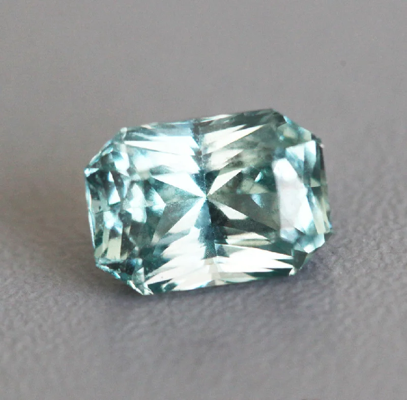 Fashion-Forward Geometric Jewelry For Contemporary Style Loose 4.50 Ct Octagon Green Sapphire Fashion-Forward Geometric Jewelry For Contemporary Style Loose 4.50 Ct Octagon Green Sapphire