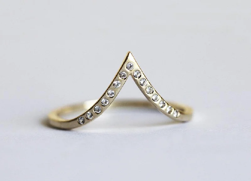 Timeless Elegance At Unbelievable Discounts Curved Flush Diamond Nesting Band