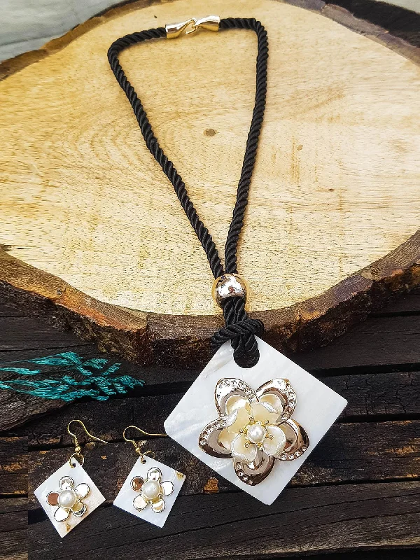 Fashion-Forward Jewelry At Incredible Prices Avi Collection Designer Casual Necklace Set