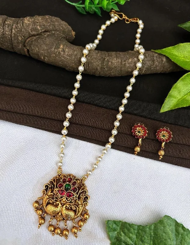 Trending Jewelry Now Available At Exclusive Prices Gold Plated Pendant set with pearl mala Trending Jewelry Now Available At Exclusive Prices Gold Plated Pendant set with pearl mala