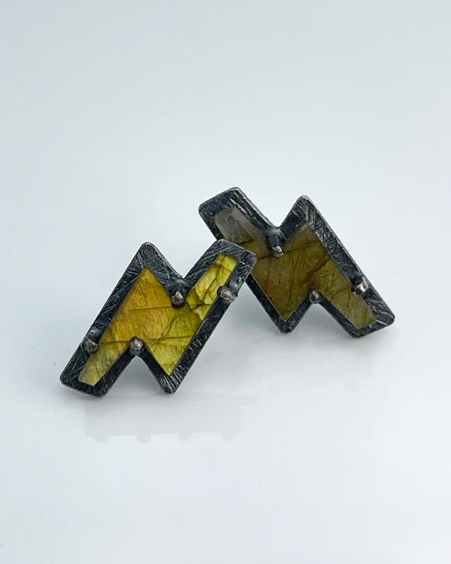 Limited-Stock Jewelry Sale – Once It's Gone, It's Gone Heather Guidero Lightening Bolt Earrings Limited-Stock Jewelry Sale – Once It's Gone, It's Gone Heather Guidero Lightening Bolt Earrings