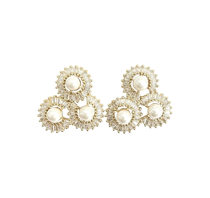 Elegant Jewelry, Exclusive Prices – Shop Now Pearl Cluster Earring
