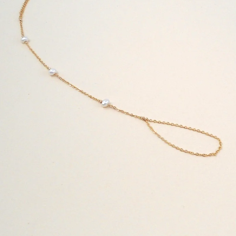 Seasonal Jewelry Deals – Elevate Your Style Cleo Hand Chain