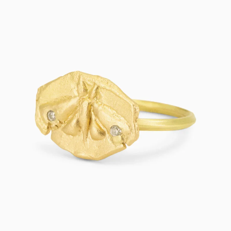 Grab Exquisite Jewelry At The Lowest Prices Diamond Flight Ring